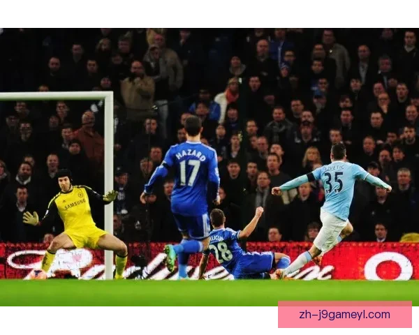 乔-哈特怒砸替补席 狂喷第四官员引关注